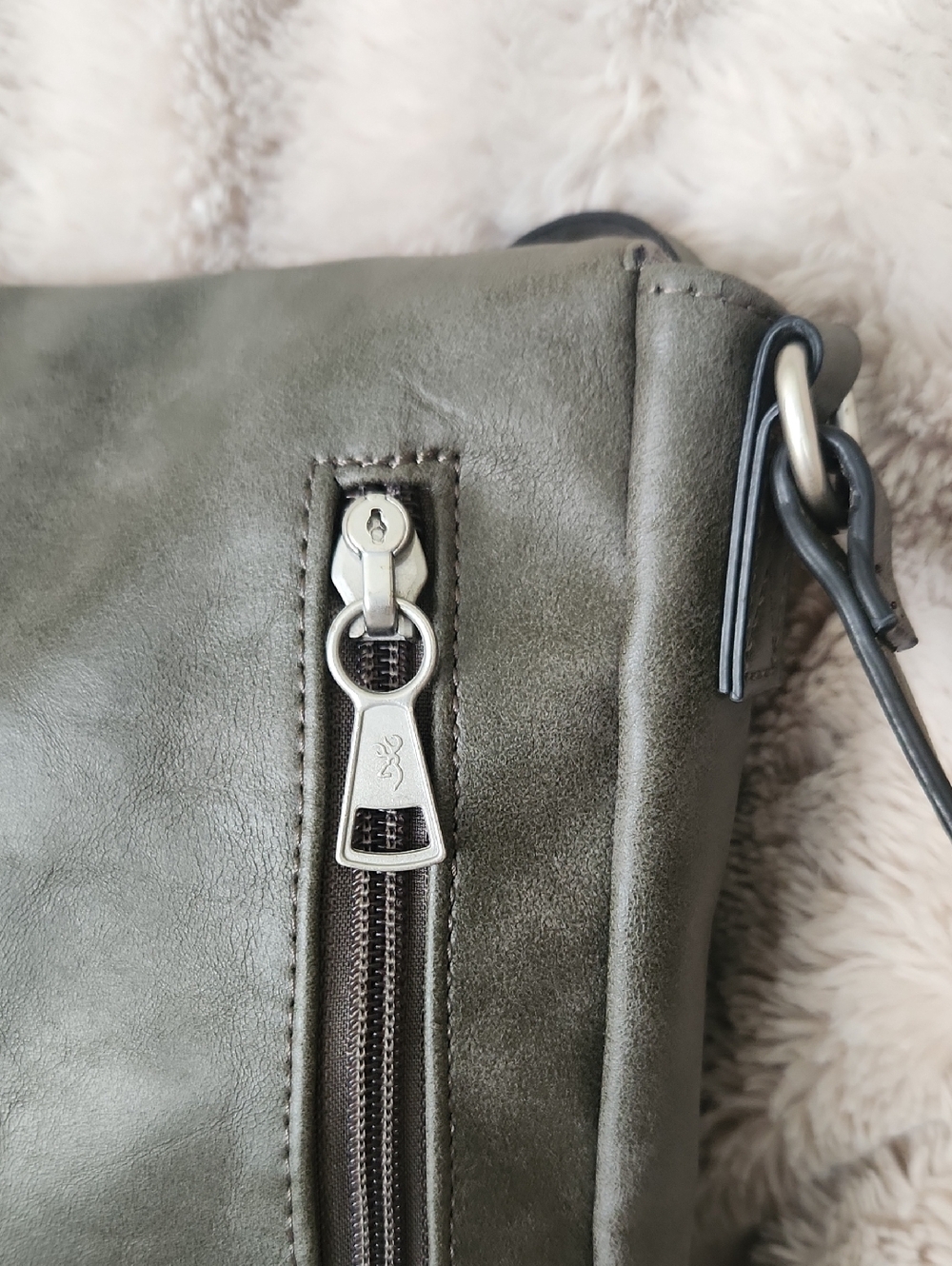 Browning Sierra Crossbody Concealed Carry Purse w/ Keys Adjustable Strap - Picture 5 of 8